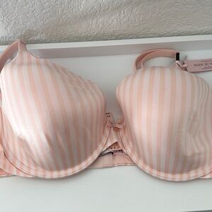 Victoria’s secrets bra